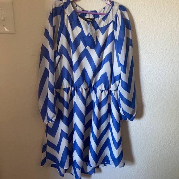 Dress - Picture 4 of 6